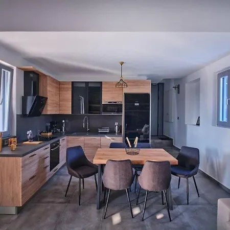 Olea Paros * Isterni (Paros)